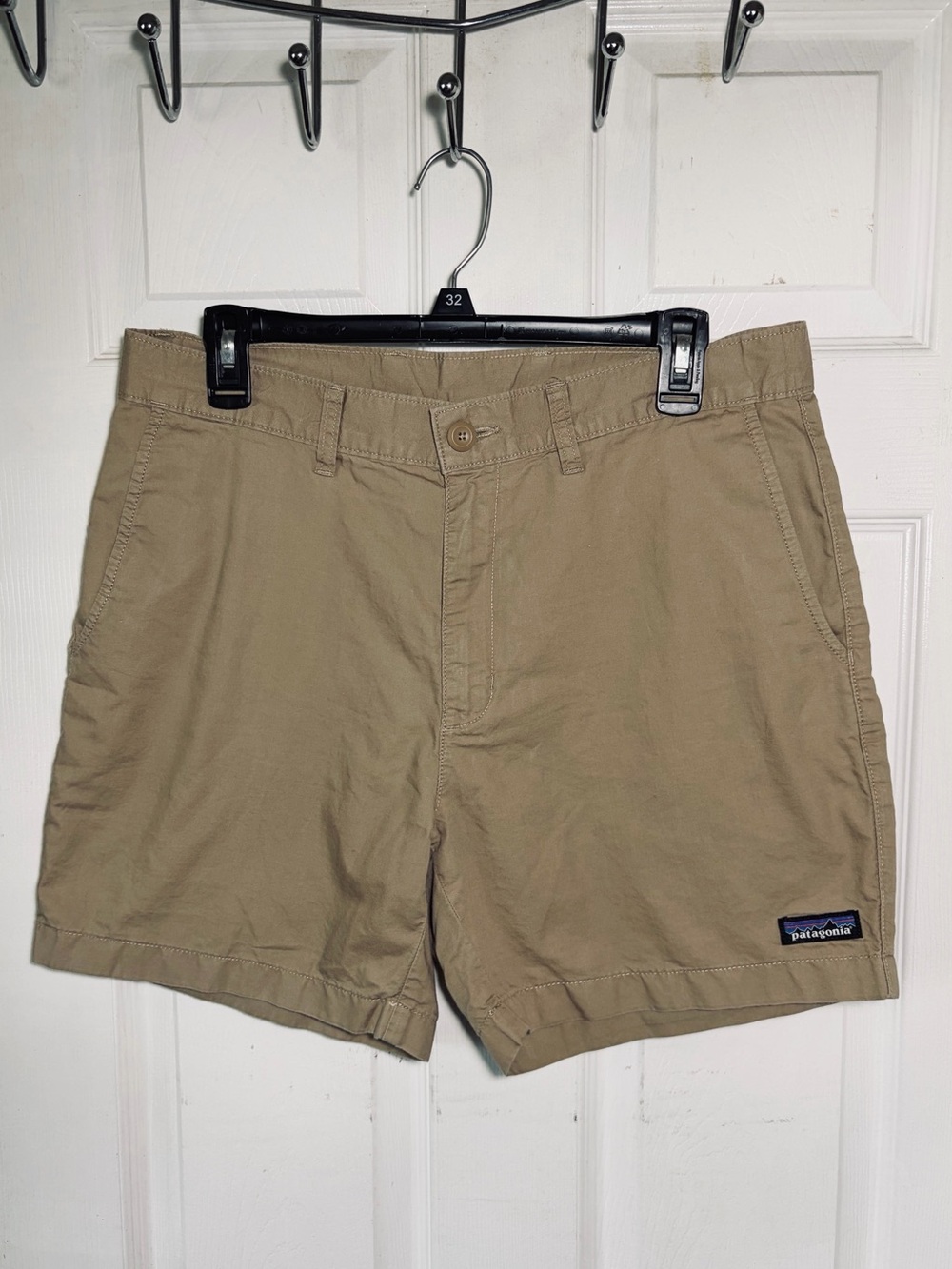 Patagonia Men's Tan Flat-Front Chino Shorts Sz 32